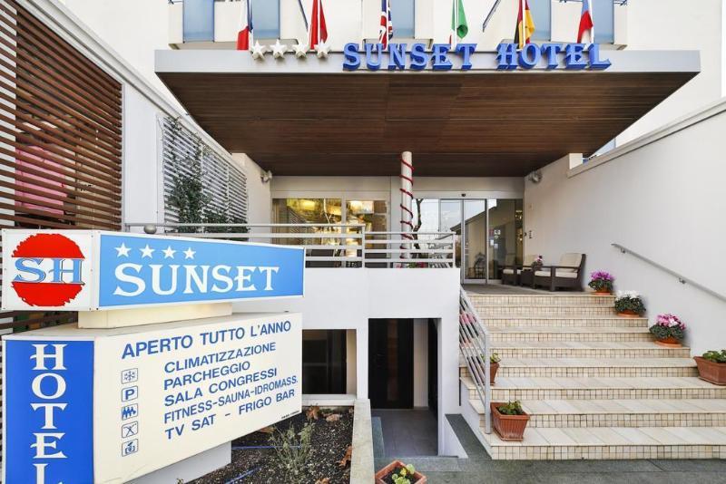 Hotel Sunset Rimini Exterior foto